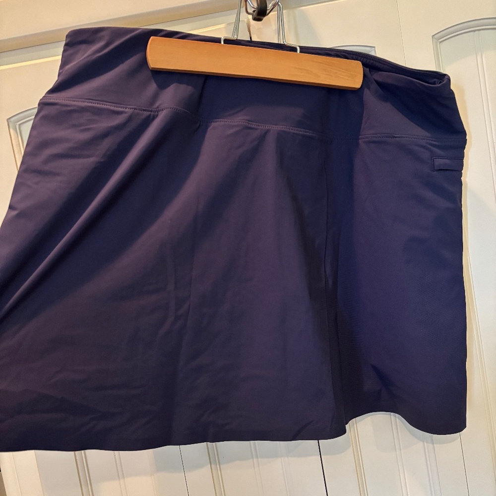 Navy Greyson phoenix golf skirt size L